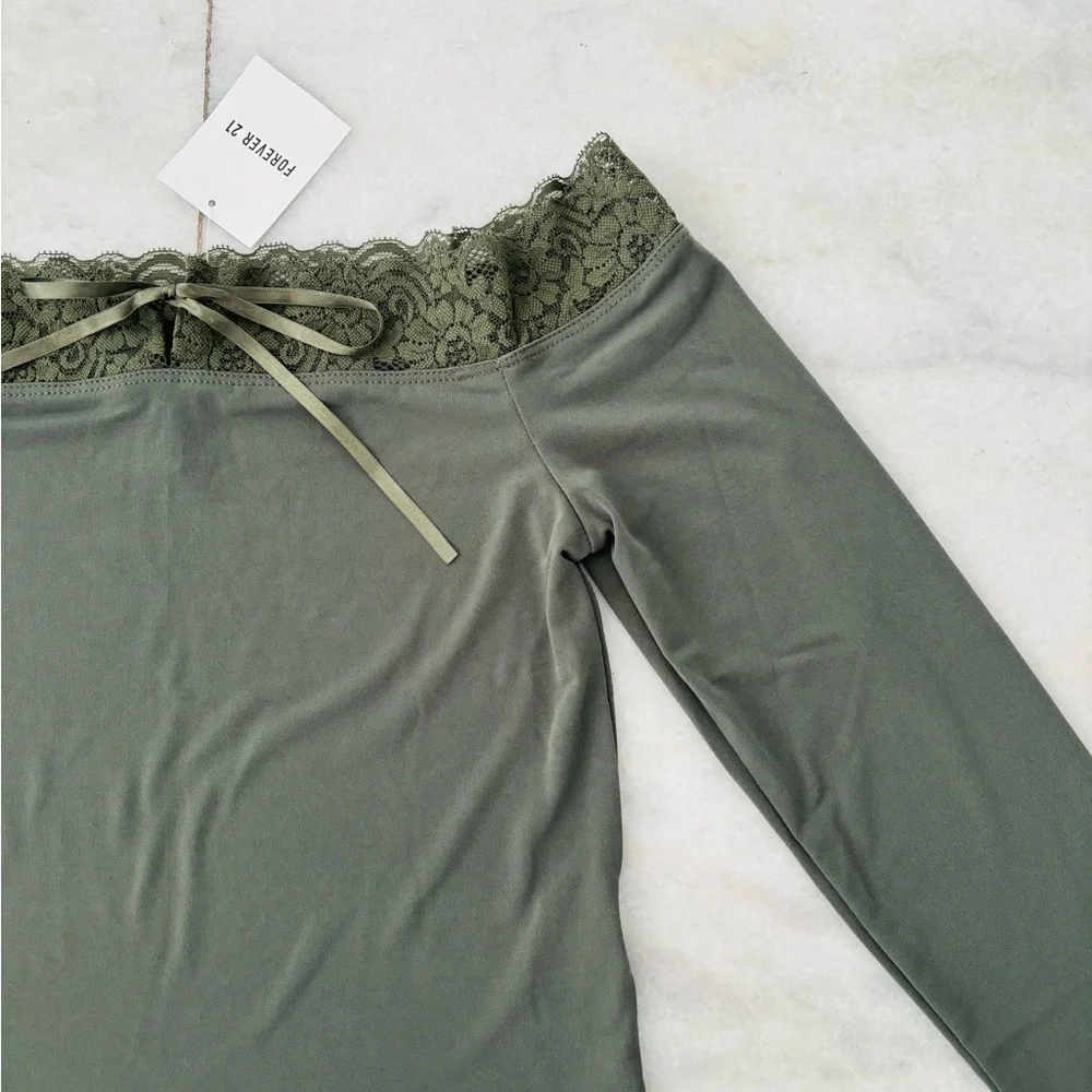 Forever 21 Crop Top Green Lace Trim Off Shoulder Long Sleeve L NWT Coquette 90s